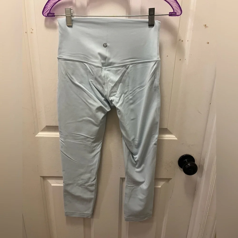🍋 LIKE NEW Lululemon Double-Lined Align High-Rise Crop 23" - Powder Blue - Sz 6 - Picture 3 of 13